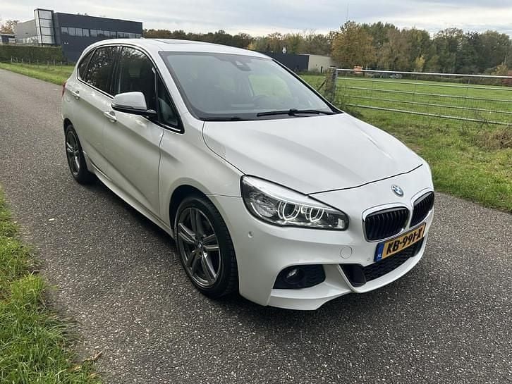 Wit Gebruikt 2016 BMW 218 Executive Stationwagen | € 13.450 (Goede deal) - Afbeelding 1/4