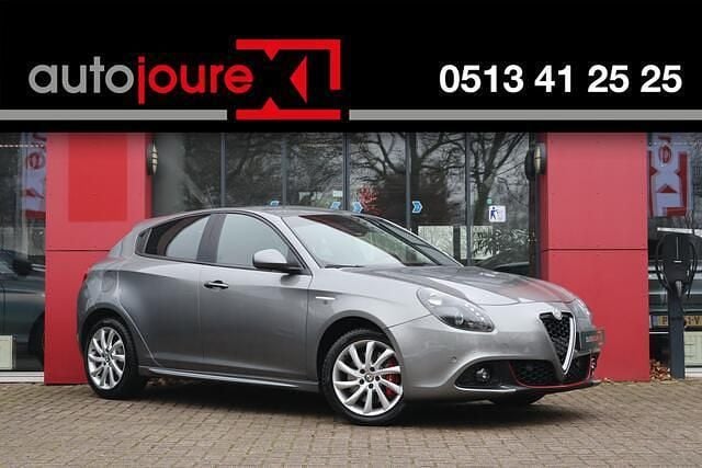 Grijs Gebruikt 2018 Alfa Romeo Giulietta Super Hatchback | € 13.999 (Eerlijke prijs) - Afbeelding 1/4