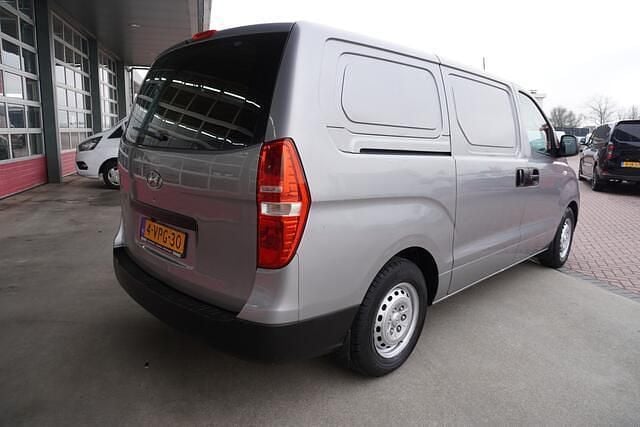 Occasion Hyundai H 300 Dynamiq 136 PK (100 kW) 2011 Grijs Van