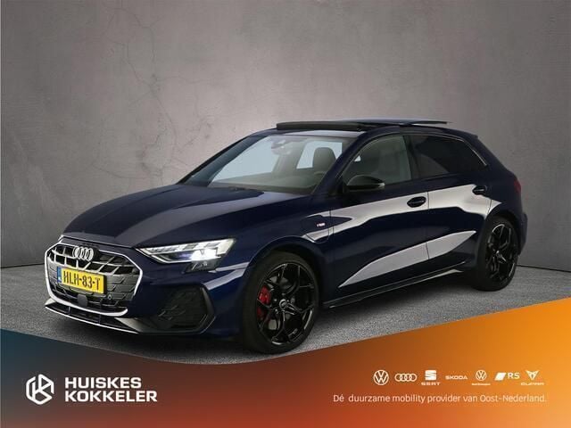 Blauw Gebruikt 2025 Audi A3 Sportback Competition Hatchback | € 54.900 (Eerlijke prijs) - Afbeelding 1/4