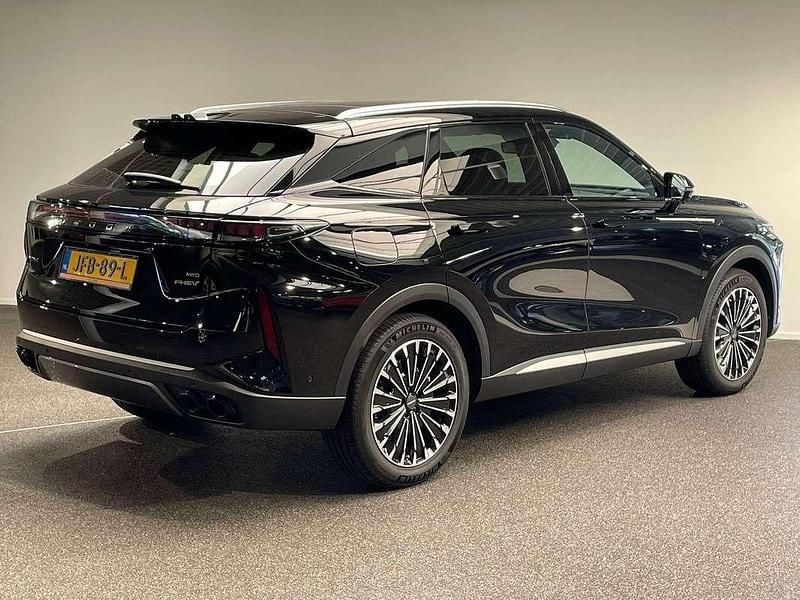 Zwart Gebruikt 2025 Omoda 9 SUV | € 52.800 - Afbeelding 1/3