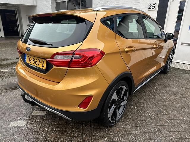 Occasion Ford Fiesta Active 101 PK (74 kW) 2018 Geel Hatchback