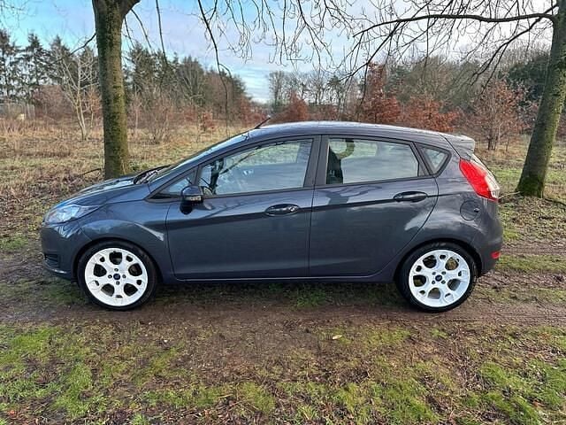 Occasion Ford Fiesta Titanium 95 PK (69 kW) 2014 Grijs Hatchback