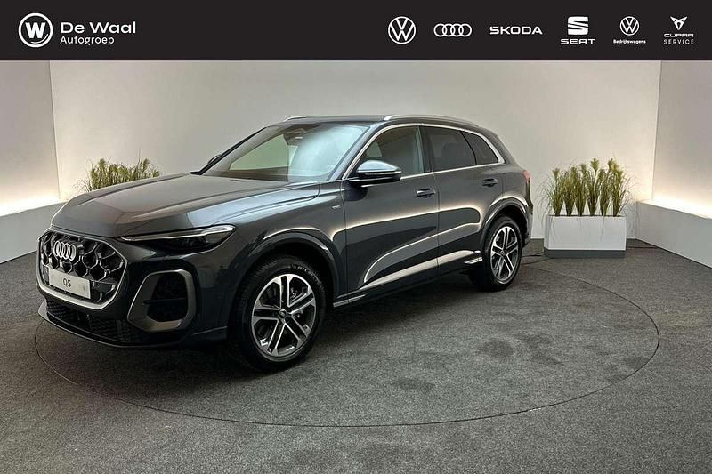 Grijs, metallic lak Nieuw 2025 Audi Q5 Ambiente SUV | € 75.943 (Goede deal) - Afbeelding 1/4