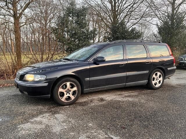 Zwart Occasion 2002 Volvo V70 Comfort Stationwagen | € 850 (Super prijs) - Afbeelding 1/4