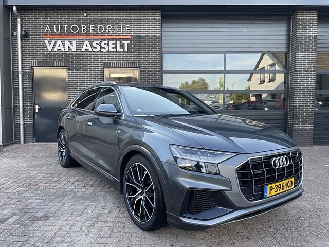 Grijs, metallic lak Gebruikt 2019 Audi Q8 S-Line SUV | € 62.900 (Eerlijke prijs) - Afbeelding 1/4