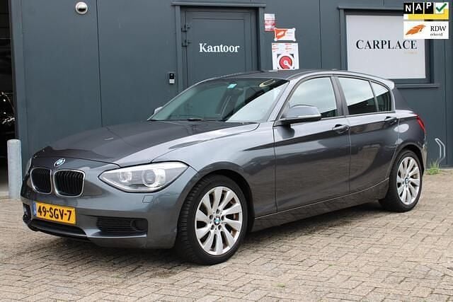 Grijs Gebruikt 2011 BMW 116 Hatchback | € 4.450 - Afbeelding 1/4