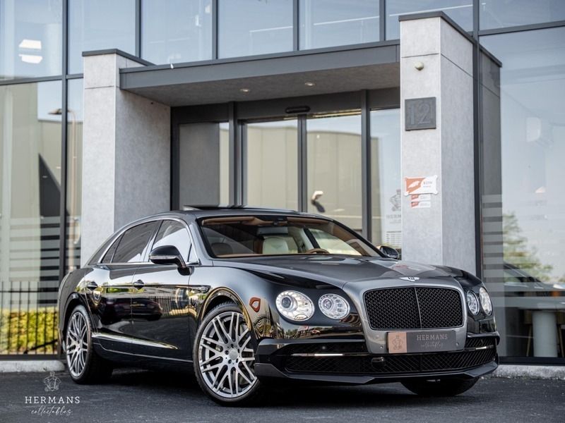 Zwart Gebruikt 2018 Bentley Flying Spur Sedan | € 99.950 - Afbeelding 1/4
