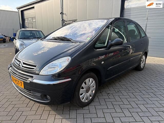 Grijs Occasion 2005 Citroën Xsara Picasso Attraction MPV | € 1.699 (Eerlijke prijs) - Afbeelding 1/4