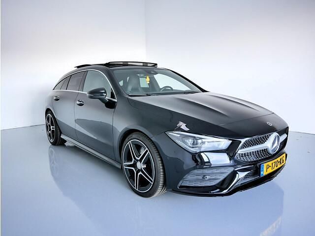 Occasion Mercedes CLA250 Shooting Brake Premium 224 PK (164 kW) 2020 Zwart Stationwagen