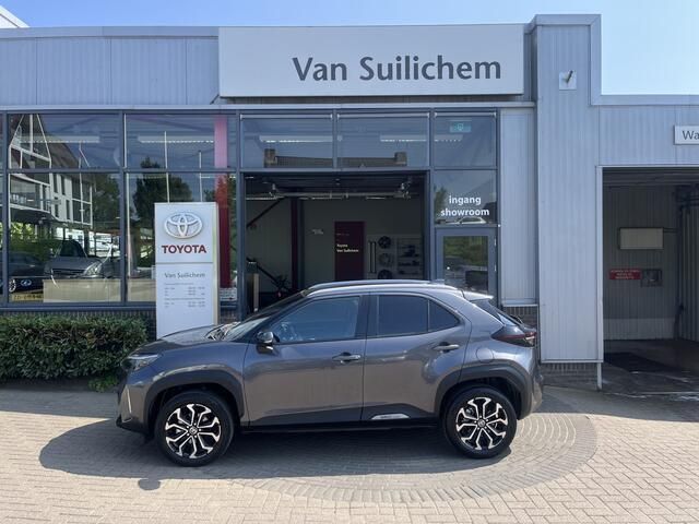 Grijs Gebruikt 2023 Toyota Yaris Cross SUV | € 30.995 (Iets duurder) - Afbeelding 1/4