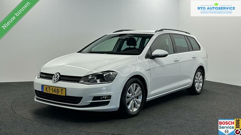 Wit Gebruikt 2016 VW Golf VII Stationwagen | € 999.999 - Afbeelding 1/4