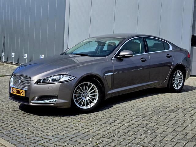 Grijs Gebruikt 2012 Jaguar XF Sedan | € 10.995 (Eerlijke prijs) - Afbeelding 1/4