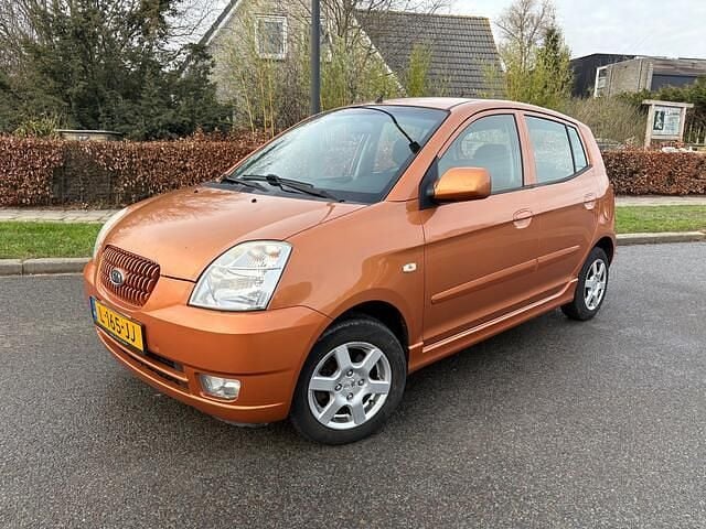 Oranje Occasion 2006 Kia Picanto Hatchback | € 2.450 (Eerlijke prijs) - Afbeelding 1/4