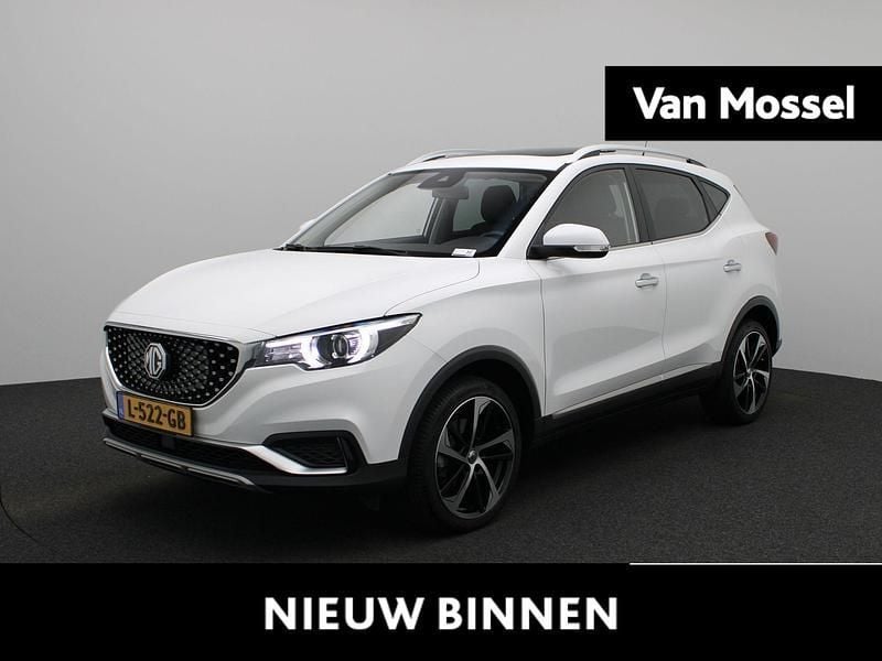 Wit Gebruikt 2021 MG ZS Luxury Sedan | € 15.900 (Eerlijke prijs) - Afbeelding 1/4