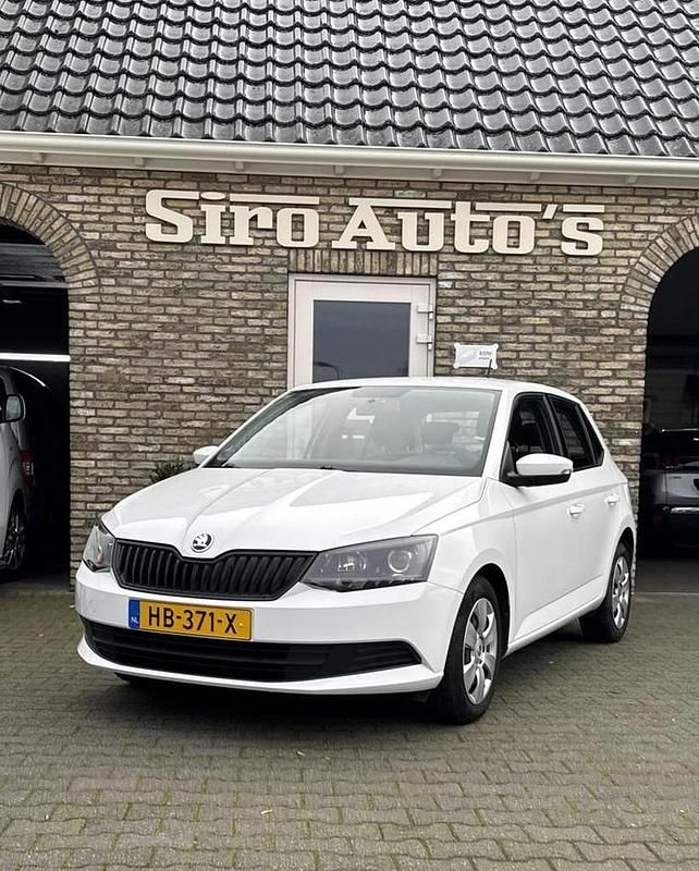 Wit Gebruikt 2015 Skoda Fabia Hatchback | € 5.999 (Goede deal) - Afbeelding 1/4