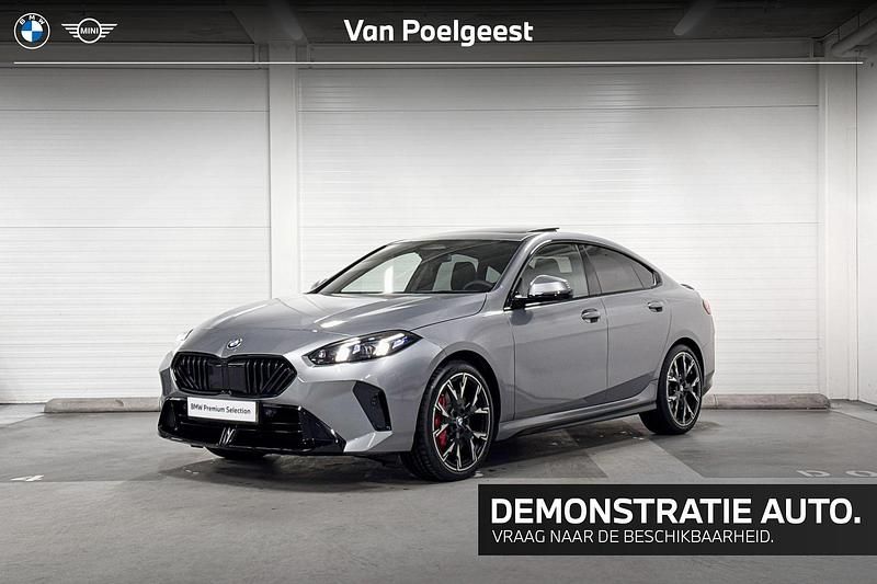 Grijs Occasion 2026 BMW 220 Comfort Edition Sedan | € 58.330 - Afbeelding 1/4
