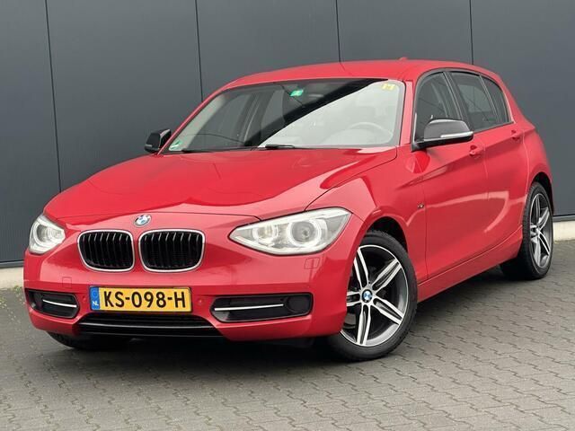 Rood Gebruikt 2013 BMW 116 Sport Line Hatchback | € 7.995 (Eerlijke prijs) - Afbeelding 1/4