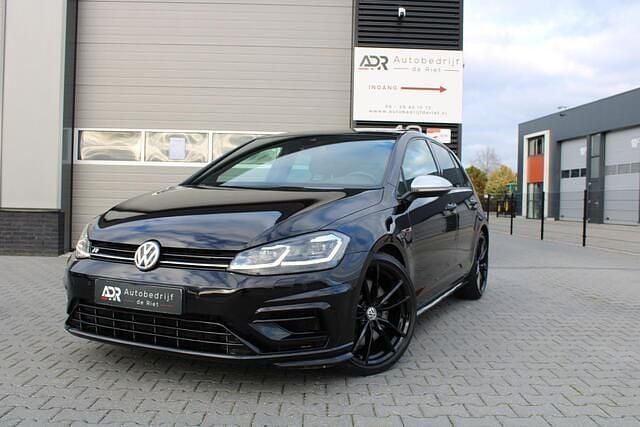 Zwart Occasion 2020 VW Golf VII R Hatchback | € 32.995 (Goede deal) - Afbeelding 1/4