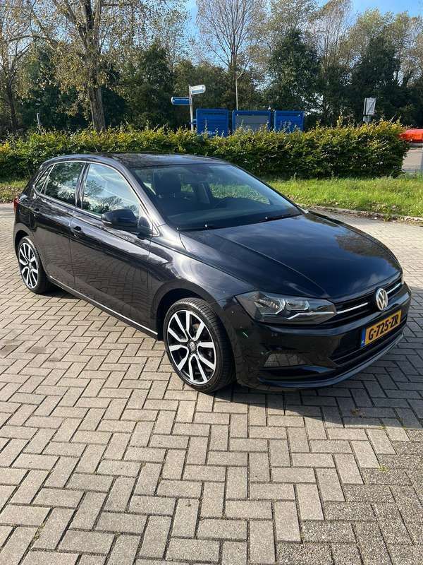Zwart Gebruikt 2018 VW Polo R-line Hatchback | € 9.950 (Eerlijke prijs) - Afbeelding 1/4