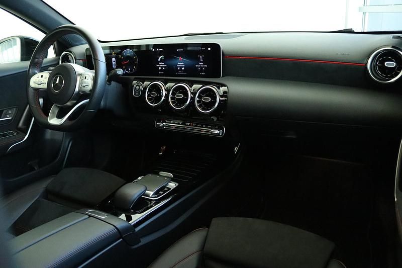 Occasion Mercedes A180 Business 136 PK (100 kW) 2020 Grijs Hatchback