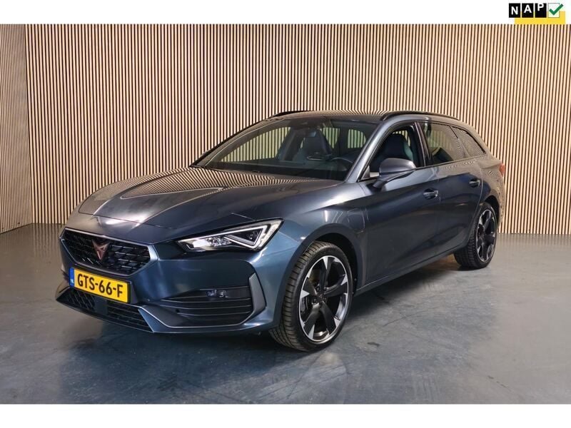 Grijs Gebruikt 2022 Cupra Leon VZ Stationwagen | € 27.950 (Eerlijke prijs) - Afbeelding 1/4