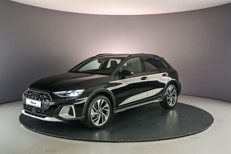 Mythoszwart metallic Nieuw 2024 Audi A3 Advanced Hatchback | € 47.769 - Afbeelding 1/4