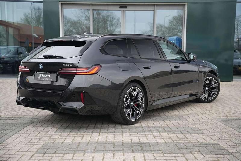 Occasion BMW 550e M Sport 489 PK (359 kW) 2025 Grijs Stationwagen