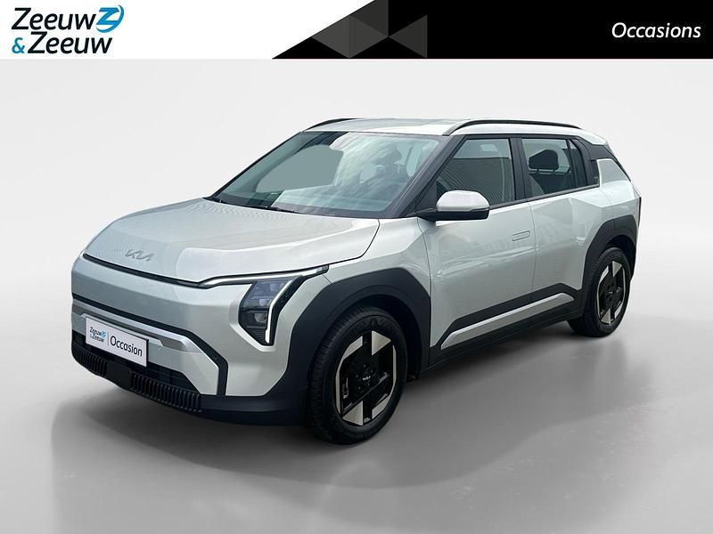 Ivory silver Occasion 2025 Kia EV3 Air SUV | € 32.995 (Eerlijke prijs) - Afbeelding 1/4