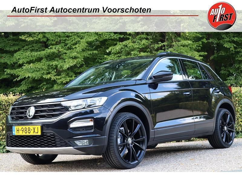 Zwart Gebruikt 2020 VW T-Roc Style SUV | € 20.900 (Eerlijke prijs) - Afbeelding 1/4