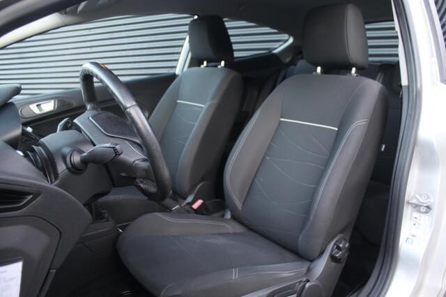 Occasion Ford Fiesta Style 80 PK (58 kW) 2016 Grijs, metallic lak Hatchback