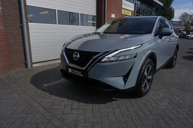 Grijs, metallic lak Gebruikt 2022 Nissan Qashqai N-Connecta SUV | € 22.945 (Eerlijke prijs) - Afbeelding 1/4