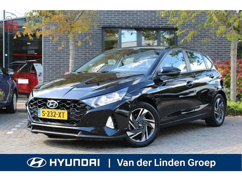 Zwart Gebruikt 2023 Hyundai i20 Comfort Hatchback | € 18.950 (Eerlijke prijs) - Afbeelding 1/4
