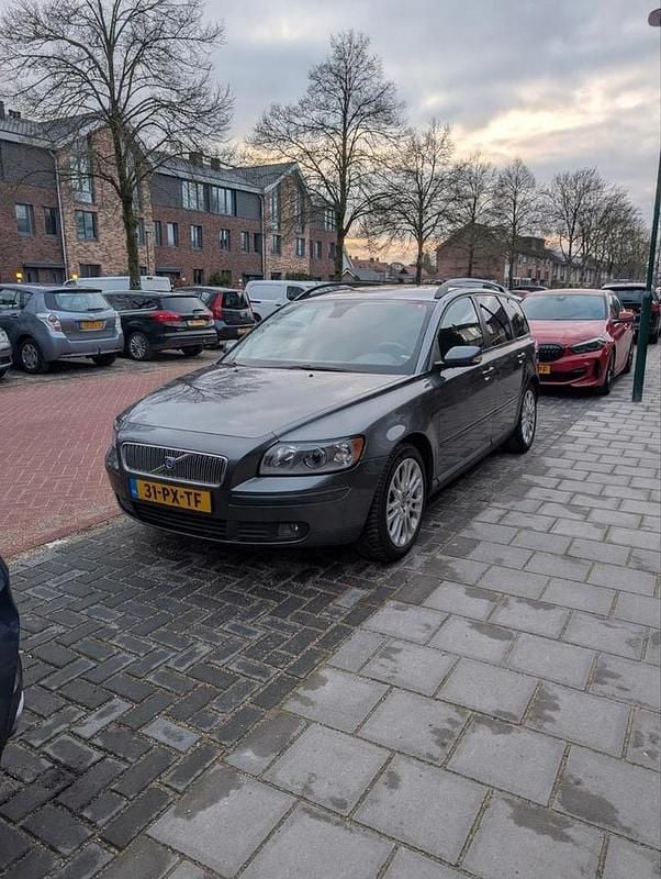 Occasion 2005 Volvo V50 Stationwagen | € 1.000 (Super prijs) - Afbeelding 1/4