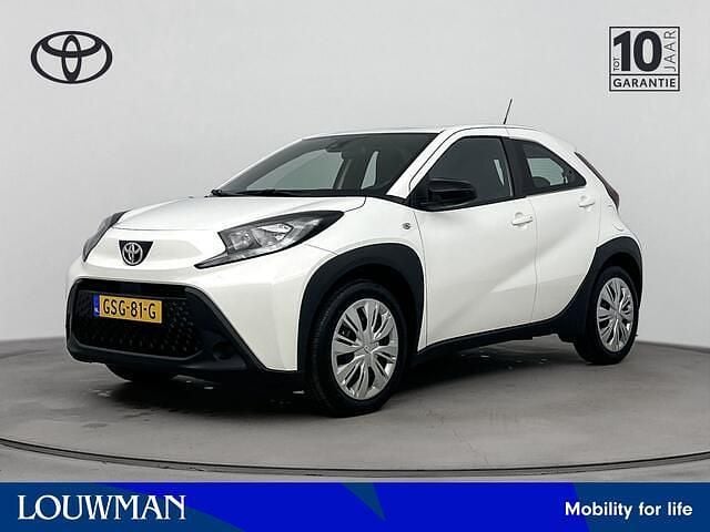 Wit Occasion 2024 Toyota Aygo X Play SUV | € 20.950 (Eerlijke prijs) - Afbeelding 1/4