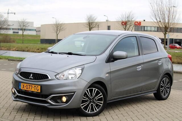 Grijs Gebruikt 2017 Mitsubishi Space Star Instyle Hatchback | € 8.999 (Super prijs) - Afbeelding 1/4