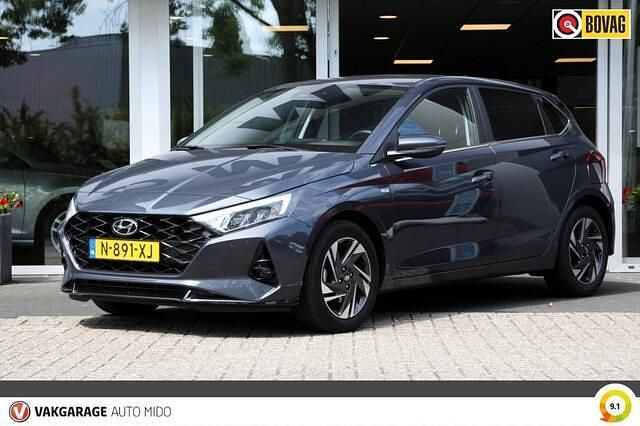 Grijs Gebruikt 2022 Hyundai i20 Premium Hatchback | € 18.450 (Eerlijke prijs) - Afbeelding 1/4