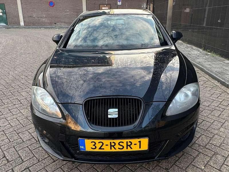 Zwart Gebruikt 2011 Seat Leon Copa Hatchback | € 2.250 (Goede deal) - Afbeelding 1/4