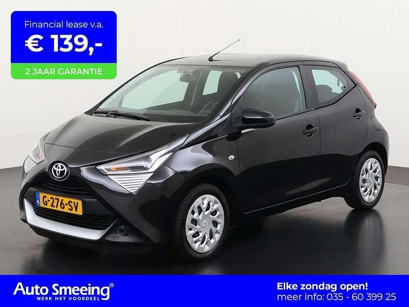 Zwart Gebruikt 2019 Toyota Aygo X-play Hatchback | € 9.945 (Eerlijke prijs) - Afbeelding 1/4