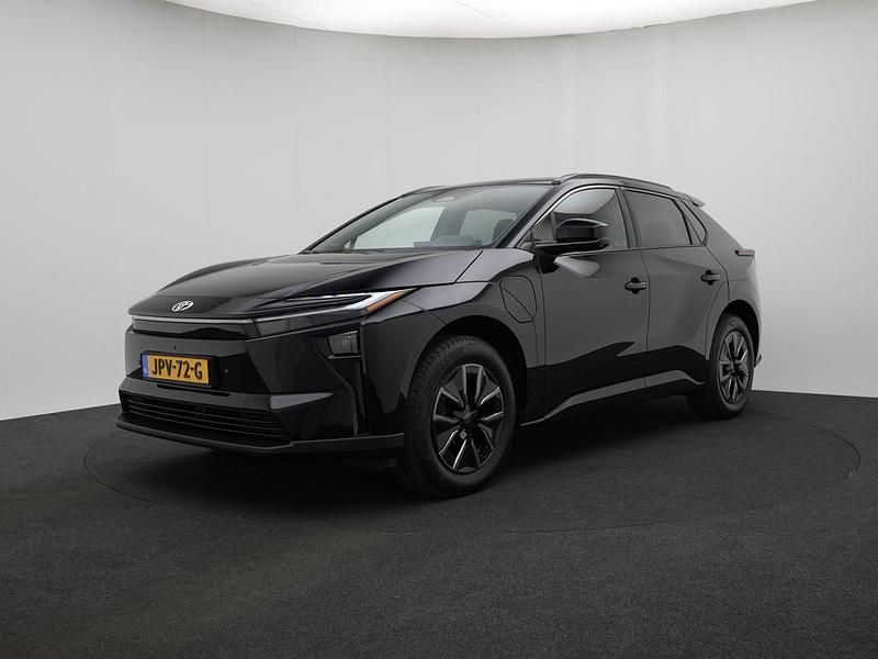 Donker zwart metallic Occasion 2026 Toyota bZ4X Executive SUV | € 51.990 - Afbeelding 1/4