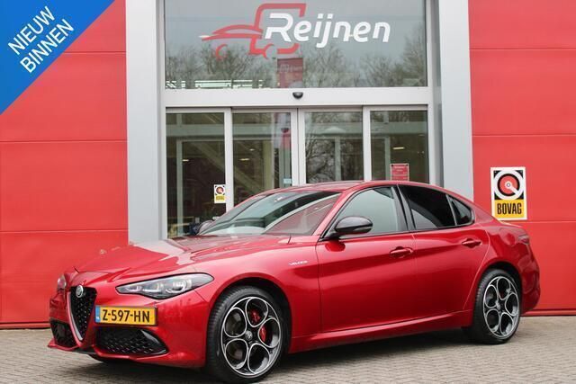 Rood Gebruikt 2024 Alfa Romeo Giulia Veloce Sedan | € 63.995 (Iets duurder) - Afbeelding 1/4