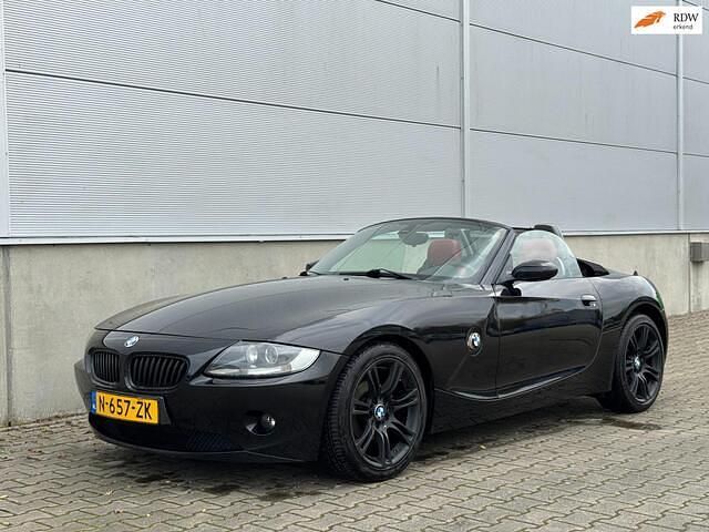 Zwart Gebruikt 2004 BMW Z4 Cabriolet | € 6.499 (Eerlijke prijs) - Afbeelding 1/4