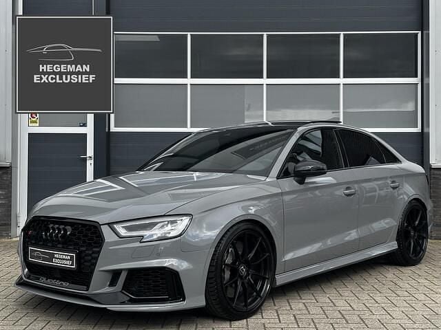 Grijs Gebruikt 2018 Audi RS3 Design Hatchback | € 45.890 (Eerlijke prijs) - Afbeelding 1/4