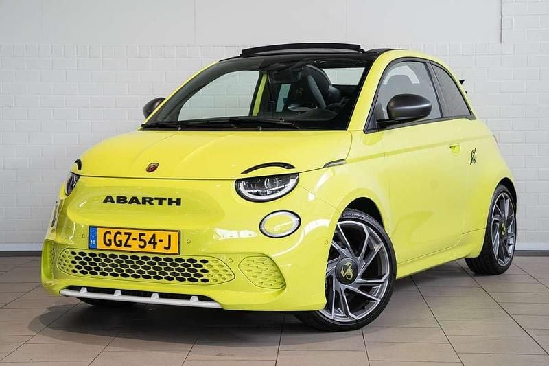 Groen Gebruikt 2024 Abarth 500C Turismo Cabriolet | € 28.995 - Afbeelding 1/4