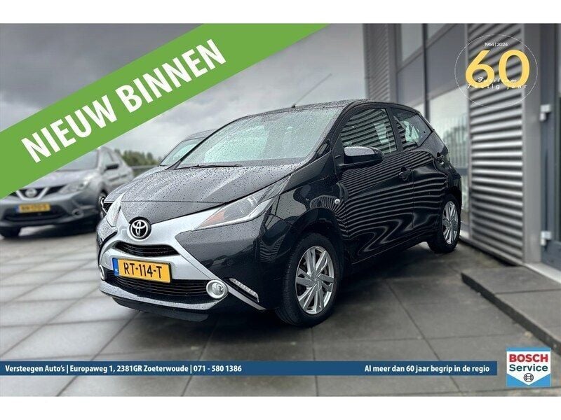 Zwart Gebruikt 2017 Toyota Aygo X-clusiv Hatchback | € 8.950 (Eerlijke prijs) - Afbeelding 1/4