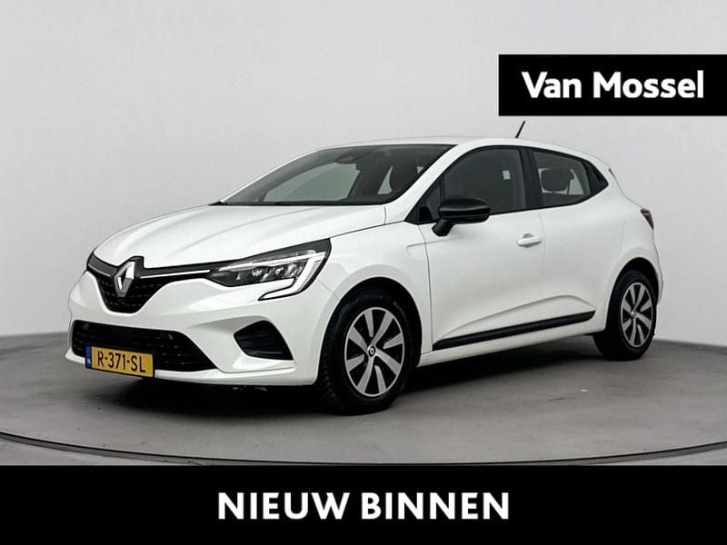 Wit Gebruikt 2022 Renault Clio V Equilibre Hatchback | € 13.940 (Eerlijke prijs) - Afbeelding 1/4