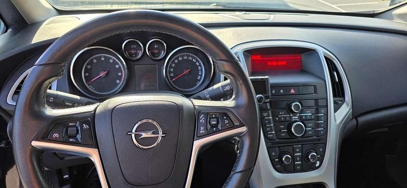 Occasion Opel Astra Innovation 140 PK (102 kW) 2011 Sedan