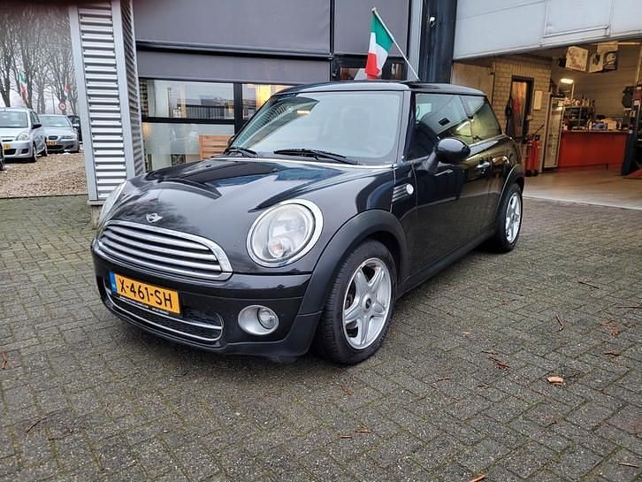 Gebruikt 2009 Mini Cooper D Hatchback | € 3.250 - Afbeelding 1/4