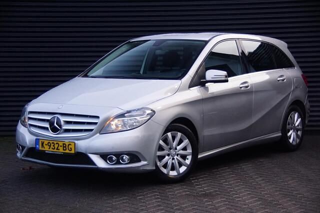 Grijs Gebruikt 2014 Mercedes B180 Prestige MPV | € 10.400 (Super prijs) - Afbeelding 1/4