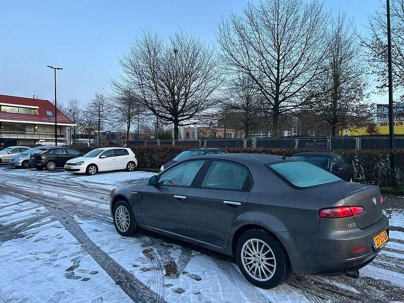 Grijs Occasion 2008 Alfa Romeo 159 Sedan | € 2.000 (Eerlijke prijs) - Afbeelding 1/4